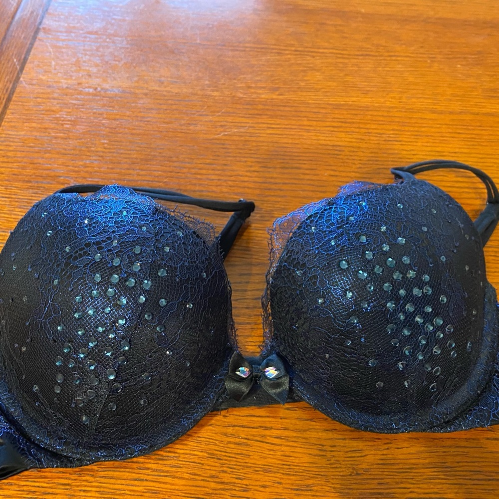 Victoria’s Secret very sexy bra